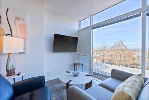 Historic Modern Apartment Park Free w DT Views