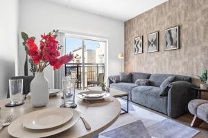 Midnight Marvel - Amazing City Views, Free Parking