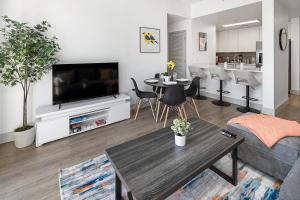 Carolina Blue - Stunning Views, Free Parking and WiFi