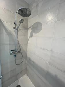 Appartements Le 102 - appart-sympa - T2, patio, jardin et cave - Larmor-Plage : photos des chambres