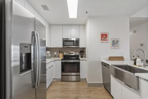 Urban Oasis - Balcony, Free Parking, Views, Gym