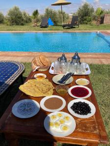 Family villa with swimming pool and a wonderful mountain view Family Only