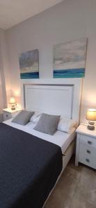 Apartamento de tres dormitorios muy espacioso con jardines y piscinas