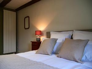 Maisons de vacances Maison Les Sauvages Blassac 8-10 personnes : photos des chambres