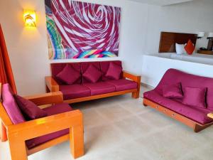 Suite with panoramic ocean views & balcony!