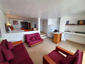 Suite with panoramic ocean views & balcony!