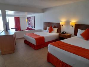 Suite with panoramic ocean views & balcony!