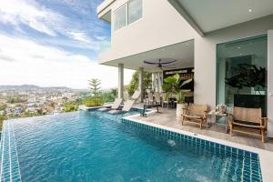 Seaview three bedroom villa in Bangtao area