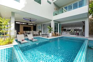 Seaview three bedroom villa in Bangtao area