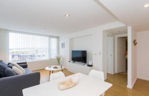 Gray Fox Apartments - Deloqui