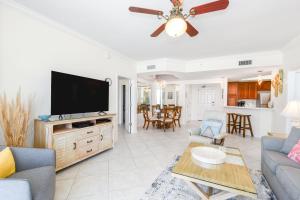 Silver Beach Towers W502