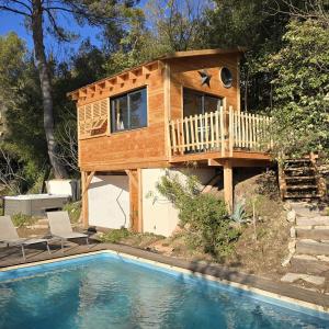 B&B / Chambres d'hotes La Cabane Aixoise Piscine & Jacuzzi : photos des chambres