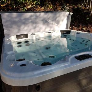 La Cabane Aixoise Piscine & Jacuzzi
