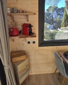 B&B / Chambres d'hotes La Cabane Aixoise Piscine & Jacuzzi : photos des chambres