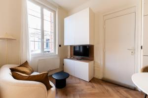 Appartements COZETT-HOME - STUDIO Chics & Modernes - 2 pas du Cirque Jules Verne - : photos des chambres