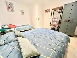 Appartements Le Coin de Mer 1 - Bord de mer, CLIM, WIFI, 4 pers : photos des chambres