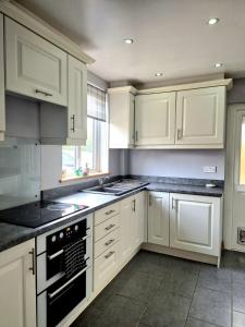 Large 3-Bed House Near Fosse Park - Free Parking