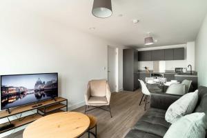 Spacious & Bright 2 Bed Apartment in Liverpool