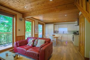 Fern Gully Lodge with Hot Tub - Spa Resort - Devon