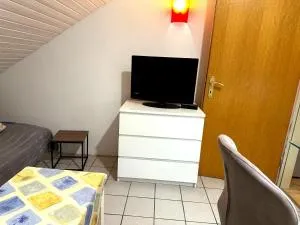 Ruhiges Apartment, Parkplätze & gute Anbindung City, Messe, Autobahn - Düsseldorf