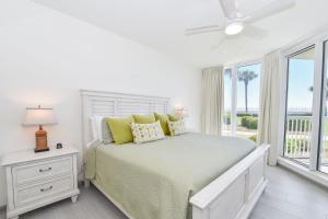 Silver Beach Towers E102