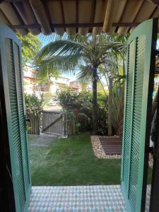 Suite privativa na praia da Barra!