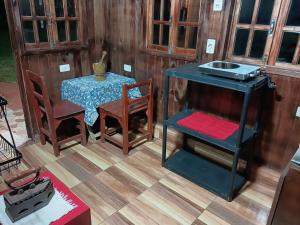 2 Cabañas Para Parejas Con Baño Privado y 3 Cabañas en Bungalow Para 4 Personas Cada Una Con Baño Compartido