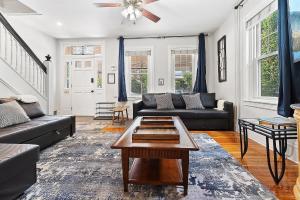 Main Line Manor 3BR with King Beds & Patio & Backyard