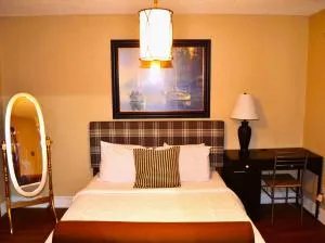 Urban Oasis - Hallock