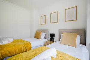 Cosy 3 bed home, near Etihad Stadium, fast WIFI