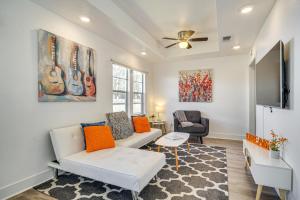 Charming Gulf Coast Cottage - 1 Mile to the Coast! - 3hvězdičkové hotely ve městě Long Beach