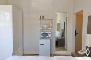 South Beach Suite in South of Fifth Neighborhood Across from Miamis Best Beach