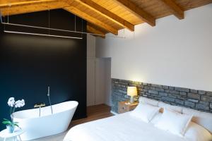 KH Lezama Suites LBI00530