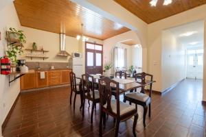 Domingos House - Valley View