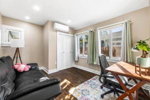 Luxury Gated Hollywood Cottage 3 King Beds EV