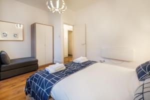 Oxford Street Apartments by Advan