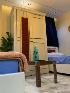 استديو فاخر الحصري خلف ماك - 十月六日城