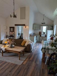 The Red Bridge Cottage