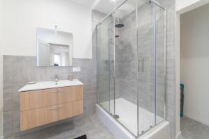 ALMA BIG Delightful apartment near train station