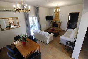 Raise Polydrosos Family Lodge