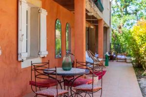 Villas Villa spacieuse a Ponteves avec piscine privee. : photos des chambres
