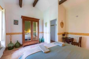 Villas Villa spacieuse a Ponteves avec piscine privee. : photos des chambres