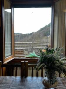 Charming House in Ogassa, Perfect for 10 Guests