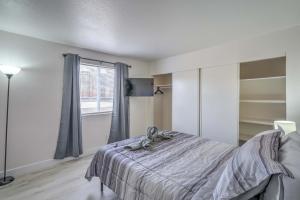 Vegas Getaway Near Strip! Sleeps 6!