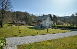 Nice Home In Druzilovec