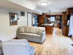 Nature Retreat with HOT TUB! - Smithfield