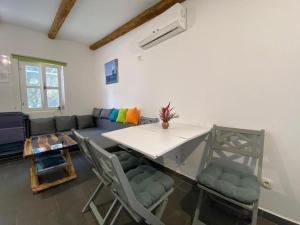 Holiday house with a parking space Sveti Jakov, Losinj - 24017