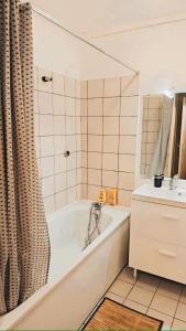 Appartements Magnifique appartement cosy 3P a Chaville : photos des chambres