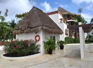 Quiet 3 bedrooms, 2 swimming pools, 5th Avenue, the sea is nearby!