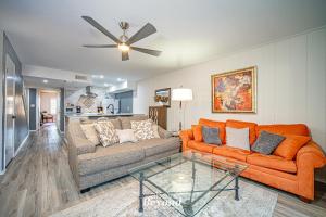 The Salty Seahorse Pet-Friendly Canal Retreat w Grill & Deck